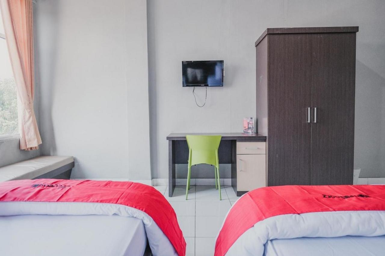 RedDoorz @ Jalan Hayam Wuruk Lampung 2 Hotel Bandar Lampung Bagian luar foto