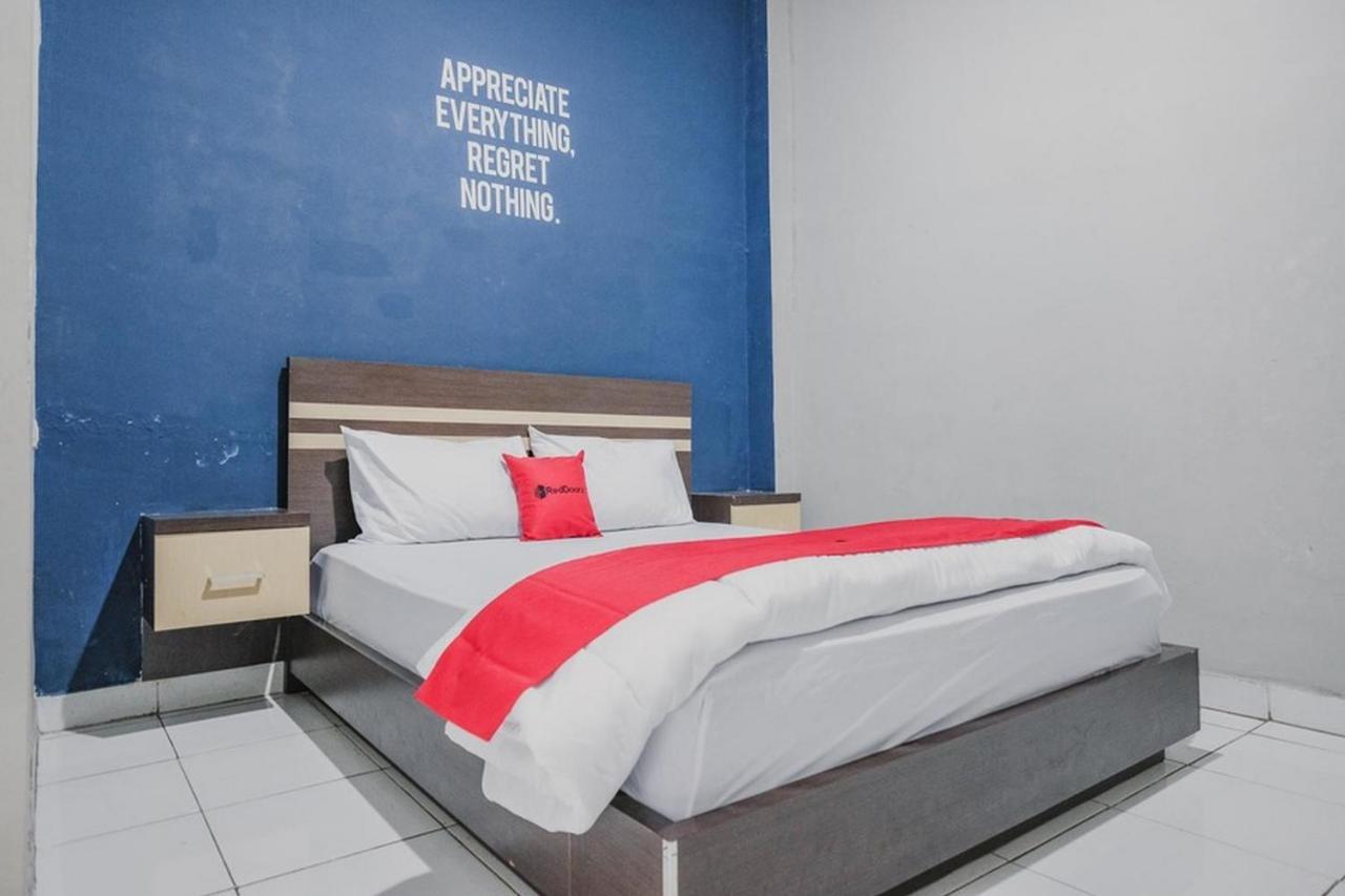 RedDoorz @ Jalan Hayam Wuruk Lampung 2 Hotel Bandar Lampung Bagian luar foto