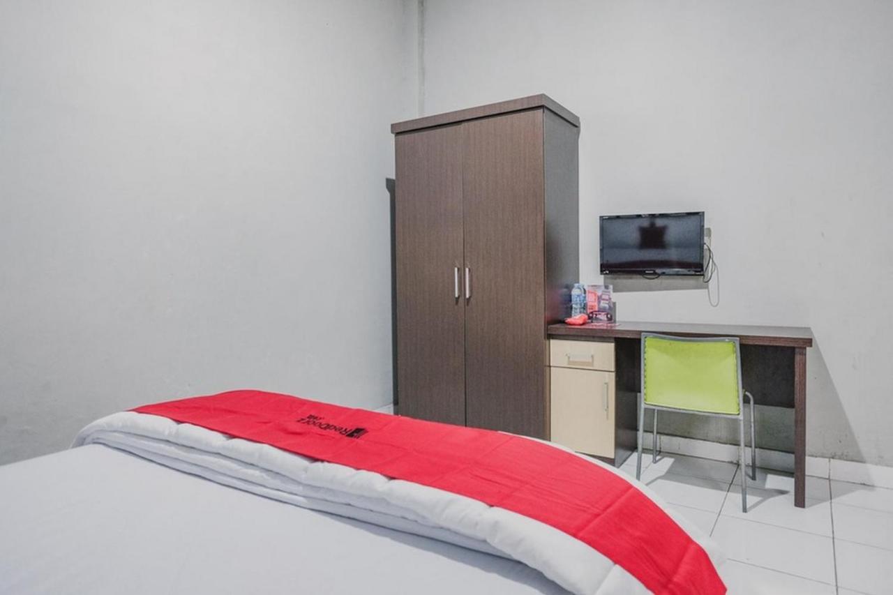 RedDoorz @ Jalan Hayam Wuruk Lampung 2 Hotel Bandar Lampung Bagian luar foto